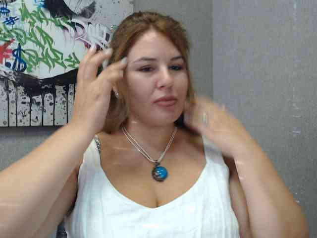 AvaQueen webcam