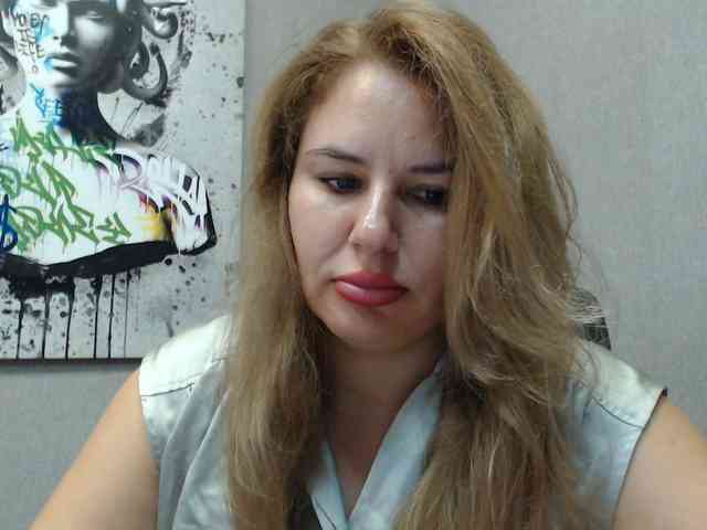 AvaQueen webcam