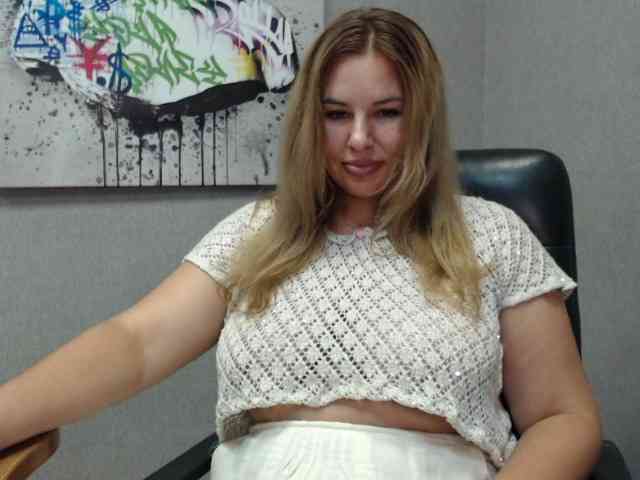 AvaQueen webcam