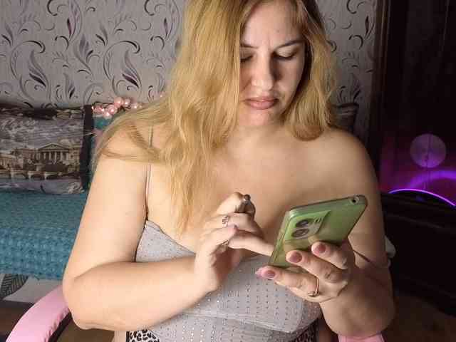 AvaQueen webcam