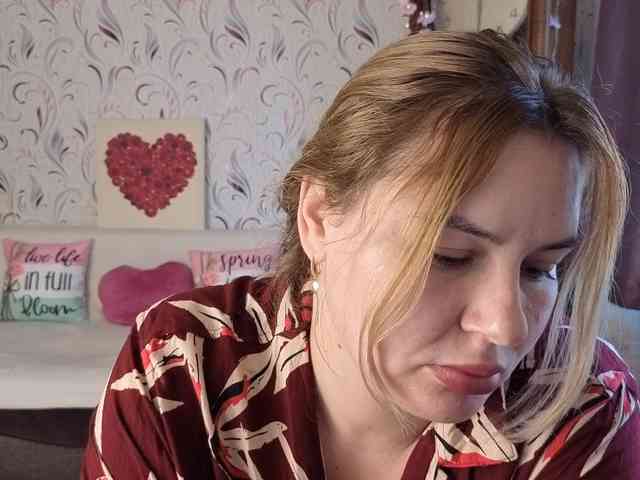 AvaQueen webcam