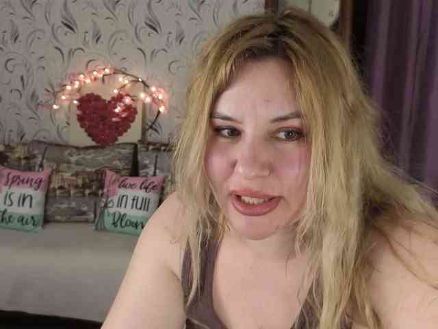AvaQueen webcam