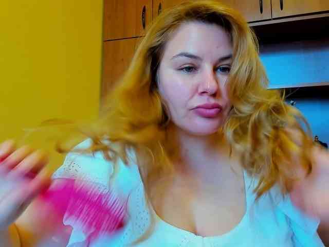 AvaQueen webcam