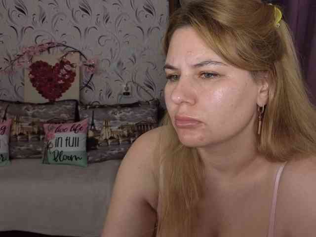 AvaQueen webcam