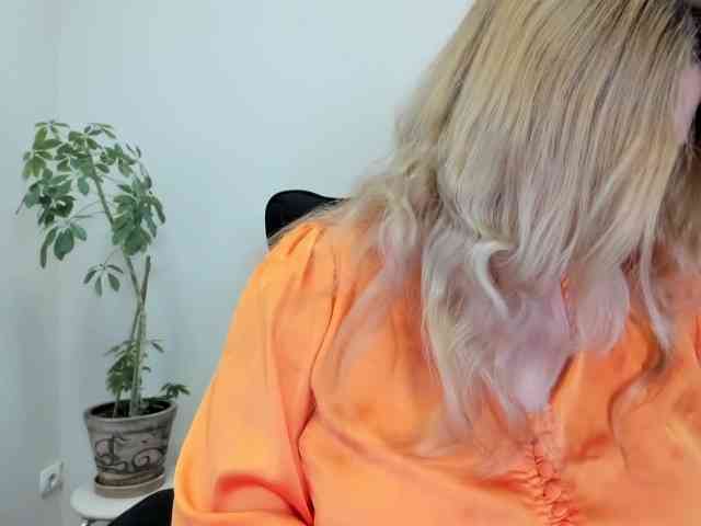 AvaQueen webcam