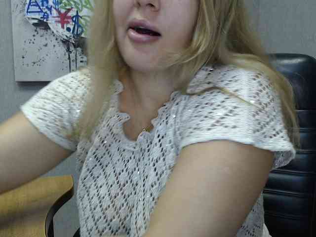 AvaQueen webcam