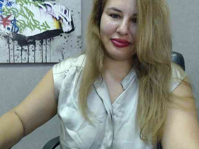 AvaQueen webcam