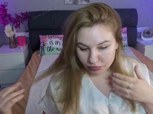 AvaQueen webcam