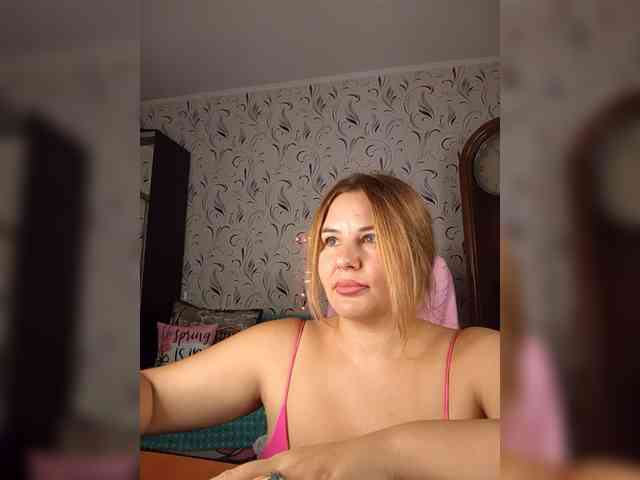 AvaQueen webcam