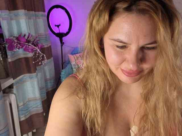 AvaQueen webcam