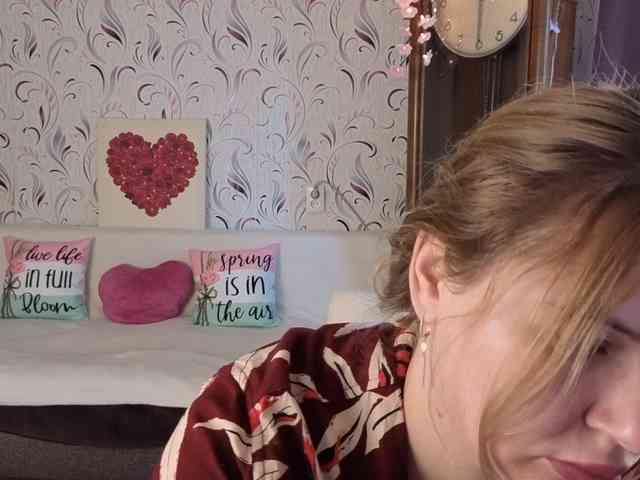 AvaQueen webcam