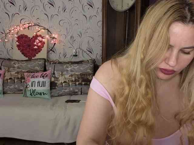 AvaQueen webcam