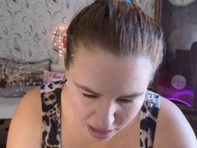 AvaQueen webcam