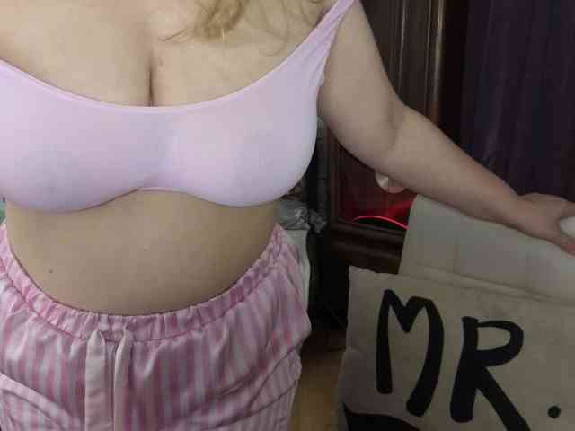 AvaQueen webcam