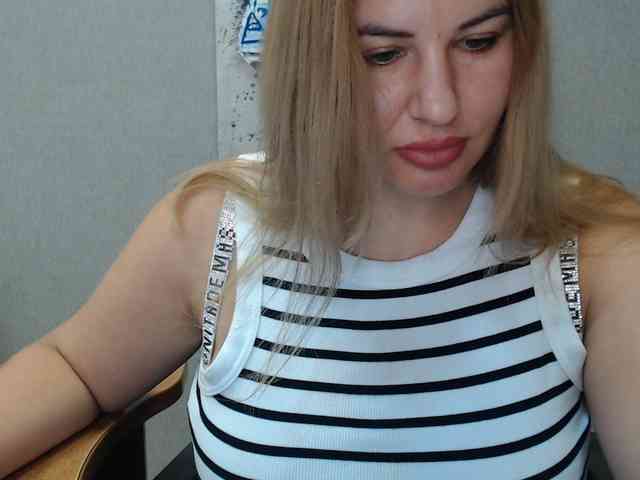 AvaQueen webcam
