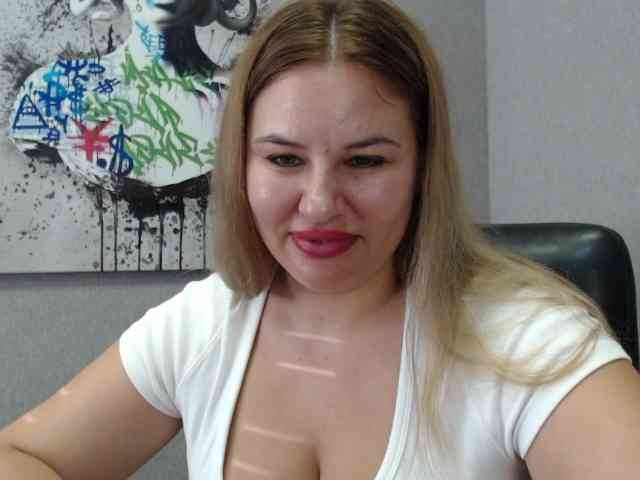 AvaQueen webcam