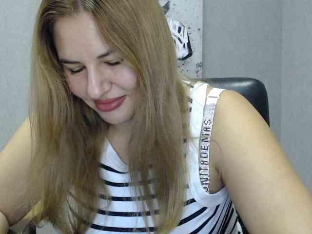 AvaQueen webcam