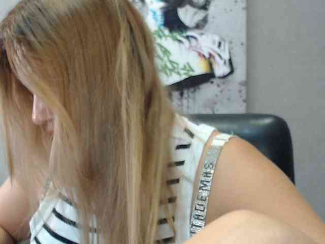 AvaQueen webcam