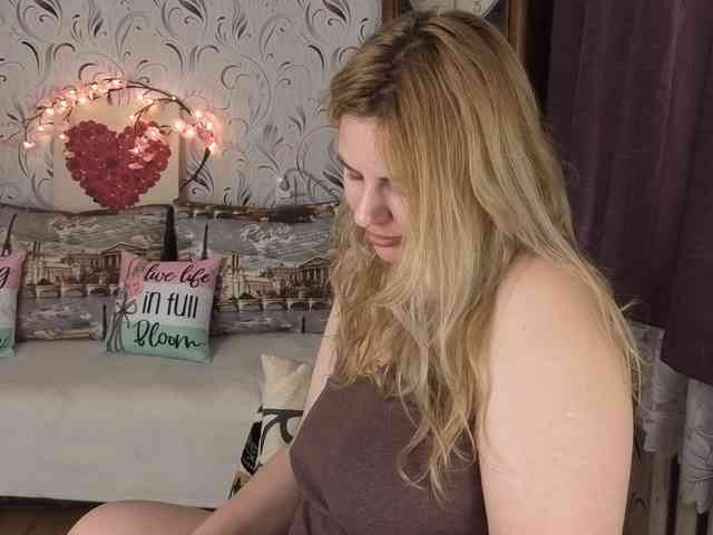AvaQueen webcam