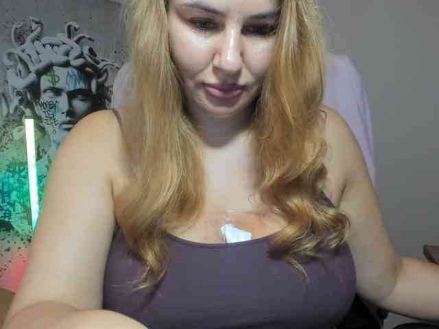 AvaQueen webcam