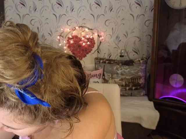 AvaQueen webcam