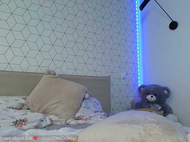 KatyaFods live webcam show