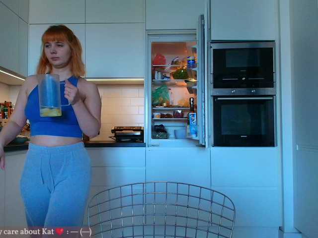 KatyaFods live webcam show