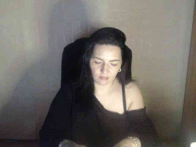 MajdaNicole webcam