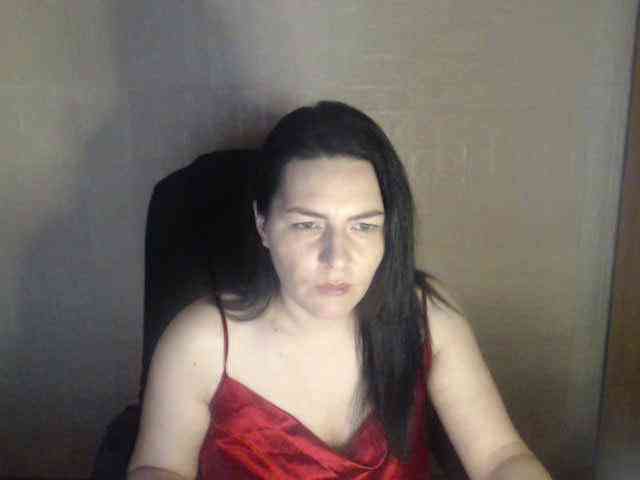 MajdaNicole webcam