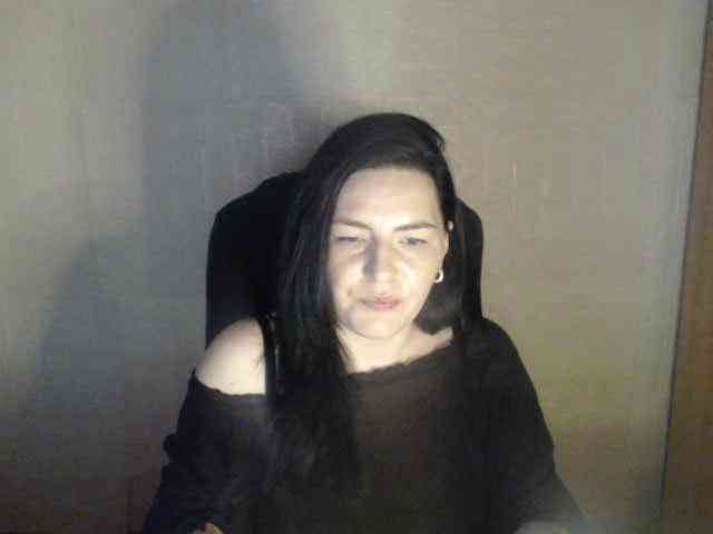 MajdaNicole webcam