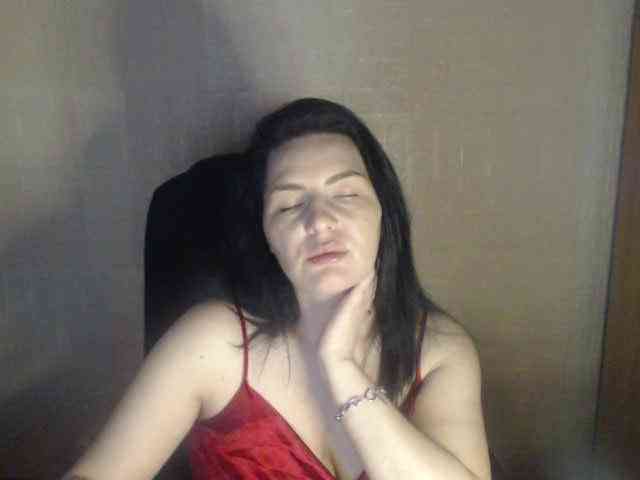 MajdaNicole webcam