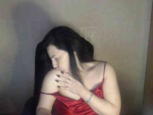 MajdaNicole webcam