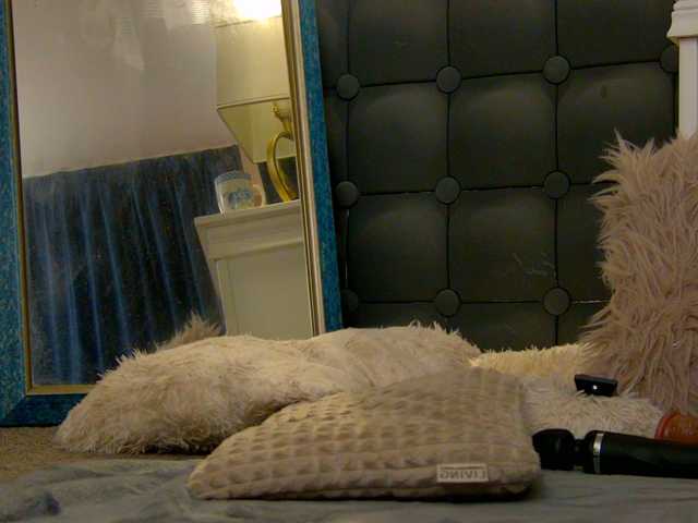 Ninna-Velvet live cam on BongaCams