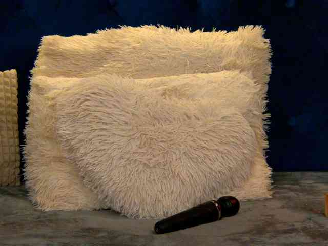 Ninna-Velvet webcam