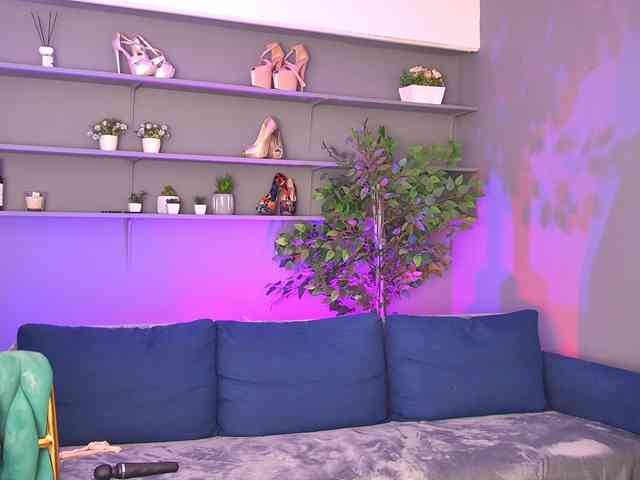 Ninna-Velvet webcam
