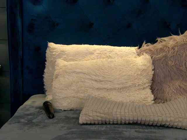 Ninna-Velvet webcam