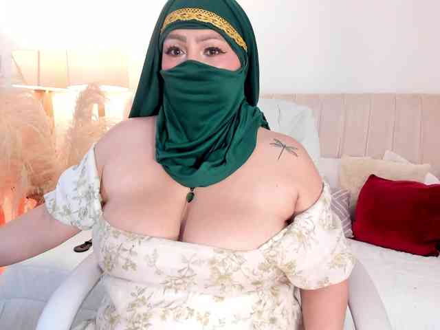 BellaAzahara webcam