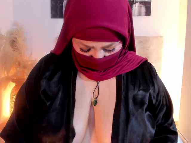BellaAzahara webcam