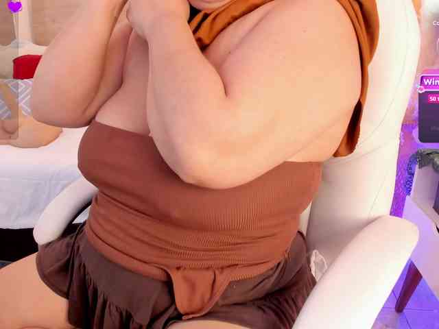 BellaAzahara webcam