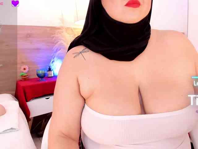BellaAzahara webcam