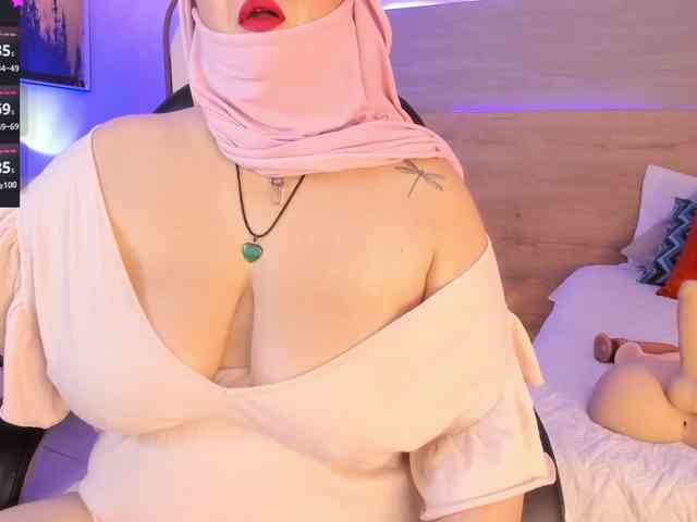 BellaAzahara webcam