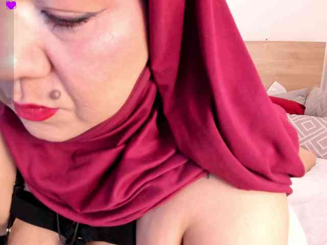 BellaAzahara webcam