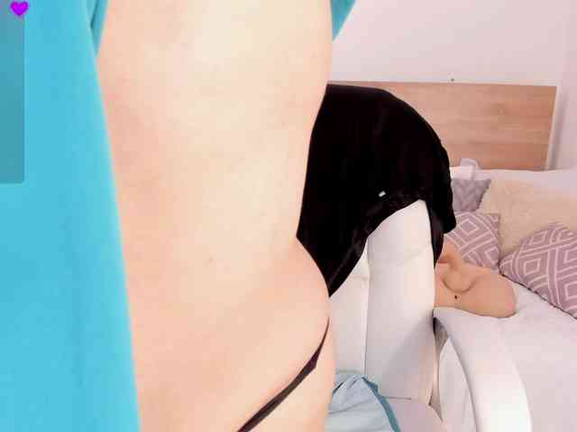 BellaAzahara webcam