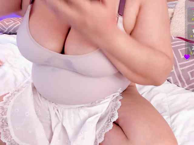 BellaAzahara webcam