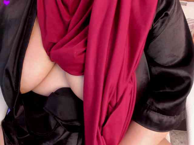 BellaAzahara webcam