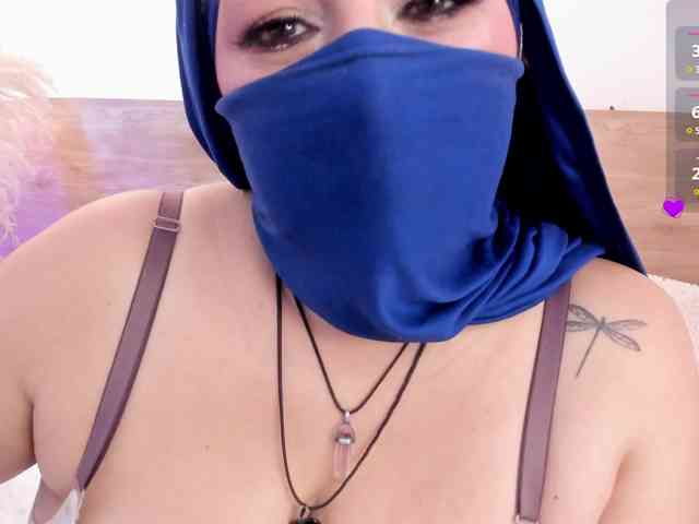 BellaAzahara webcam