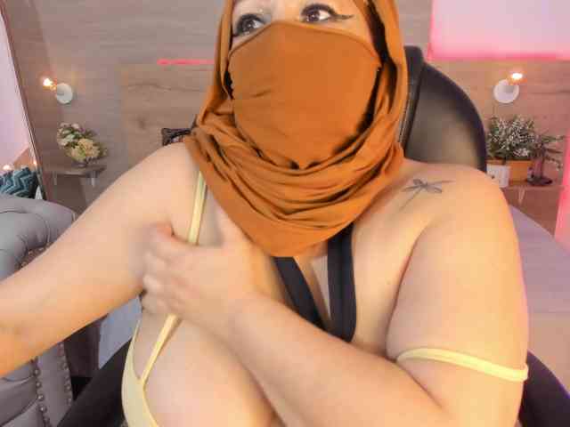 azaharaa- webcam