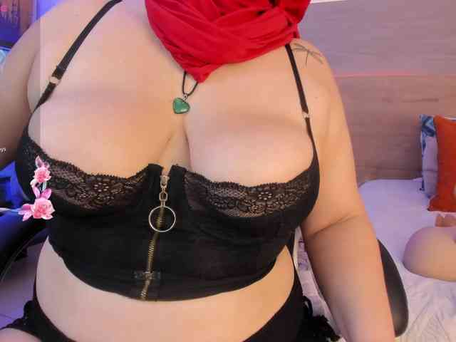 BellaAzahara webcam