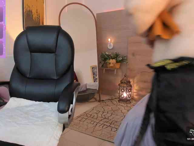 BellaAzahara webcam