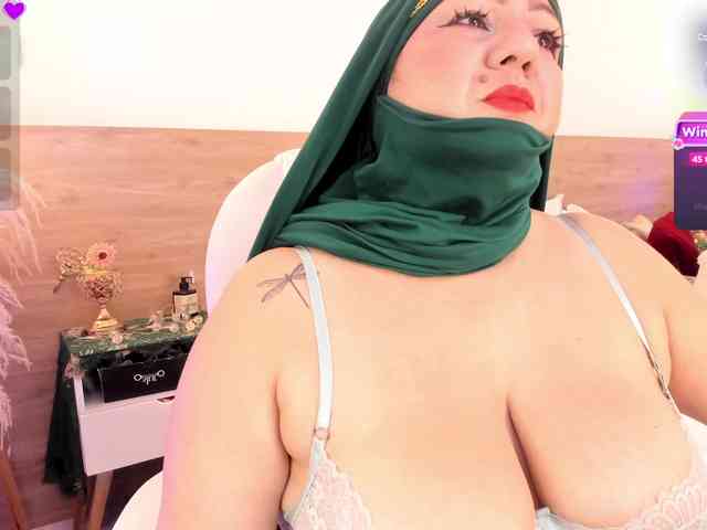 BellaAzahara webcam